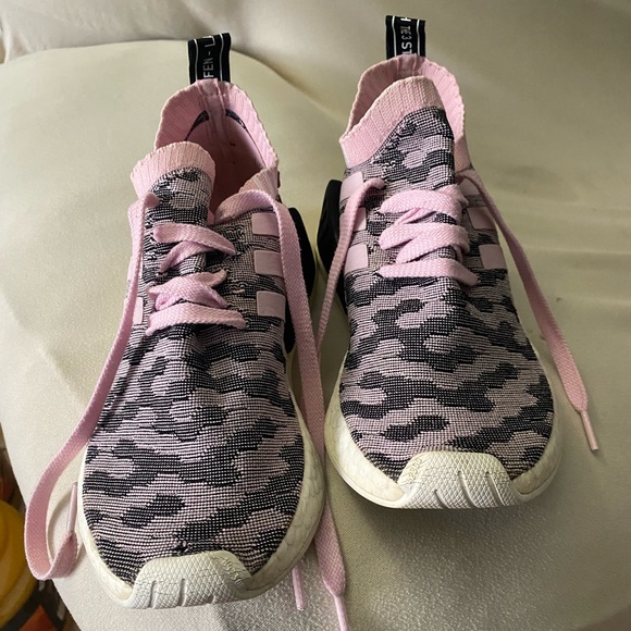 NMD_R1 Boost : Wonder Pink / Black / White - Picture 2 of 5